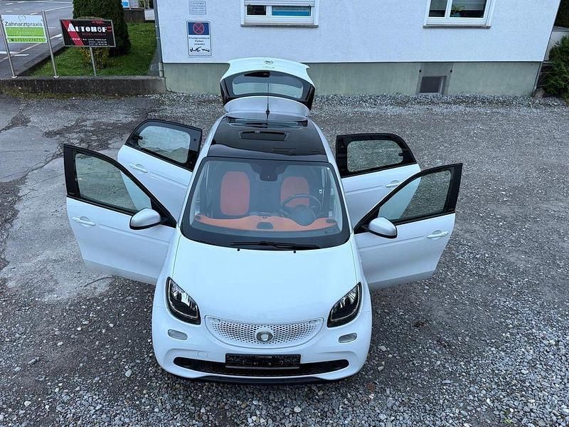 Karosserie in white Gebraucht 2015 Smart ForFour Passion Kleinwagen | 8.190 € (Fairer Preis) - Bild 1/4