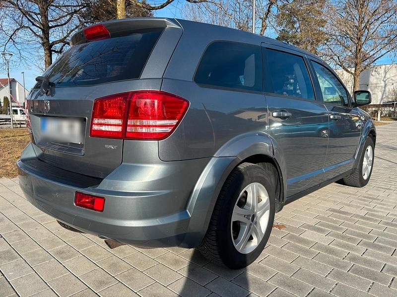 Gebraucht Dodge Journey 170 PS (125 kW) 2009 Grau SUV