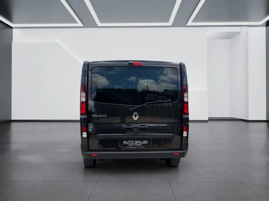 Gebraucht Renault Trafic Life 110 PS (80 kW) 2023 Schwarz Van / Kleinbus