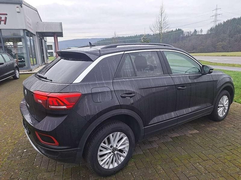Gebraucht VW T-Roc Life 150 PS (110 kW) 2023 Deep black perleffekt SUV