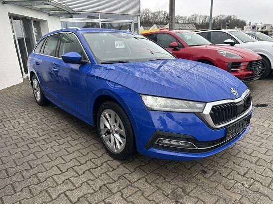 Gebraucht Skoda Octavia First Edition 150 PS (110 kW) 2022 Energy blau Kombi