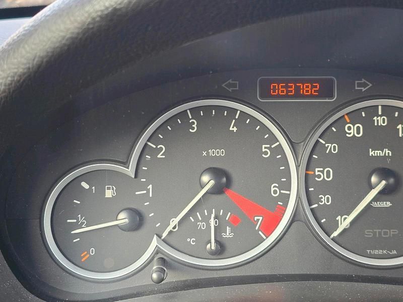 Gebraucht Peugeot 206 CC 109 PS (80 kW) 2003 Schwarz Cabrio