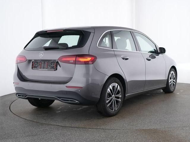 Gebraucht Mercedes B180 Progressive 136 PS (100 kW) 2024 Mountain grau (metallic) Kleinwagen