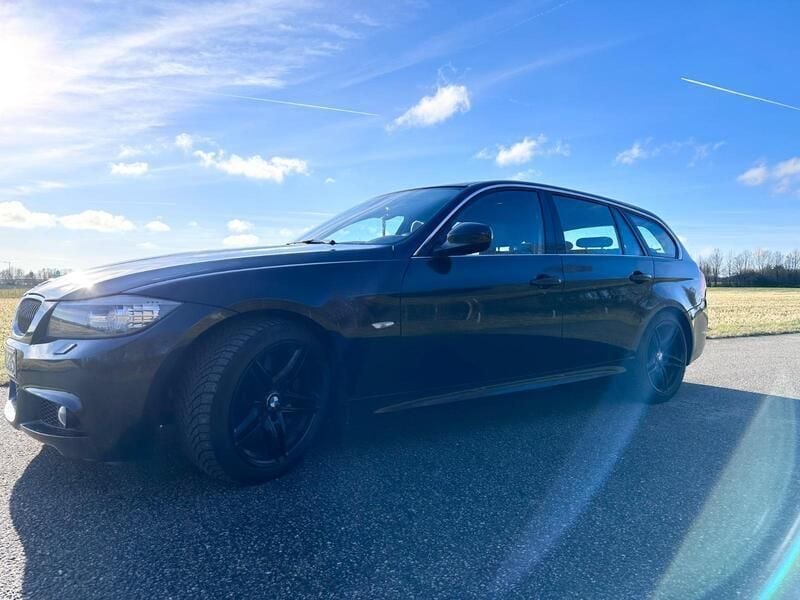 Schwarz Gebraucht 2010 BMW 335 Basis Kombi | 16.300 € (Guter Preis) - Bild 1/4