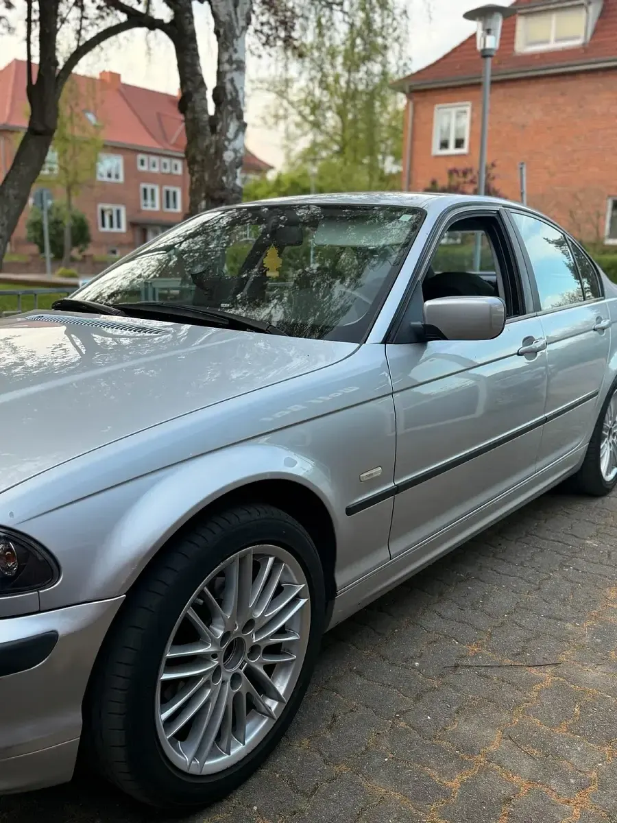 Gebraucht BMW 316 105 PS (77 kW) 2001 Silber Limousine