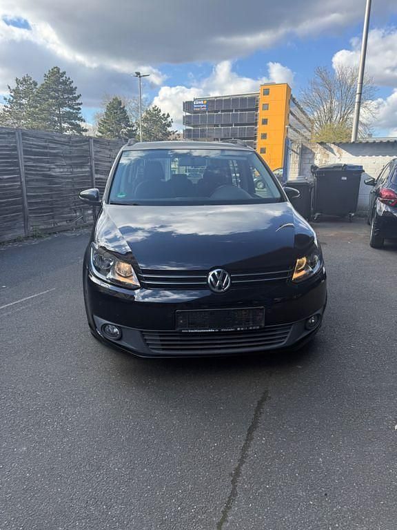 Gebraucht VW Touran Trendline 105 PS (77 kW) 2012 Schwarz Van / Kleinbus