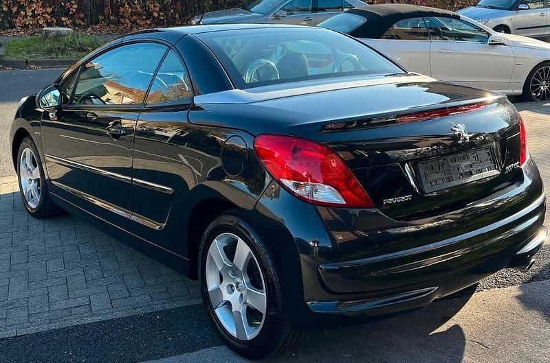 Gebraucht Peugeot 207 CC Premium 120 PS (88 kW) 2011 Schwarz Cabrio