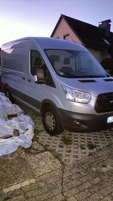 Grau Gebraucht 2017 Ford Transit Trend Van | 13.500 € (Guter Preis) - Bild 1/4