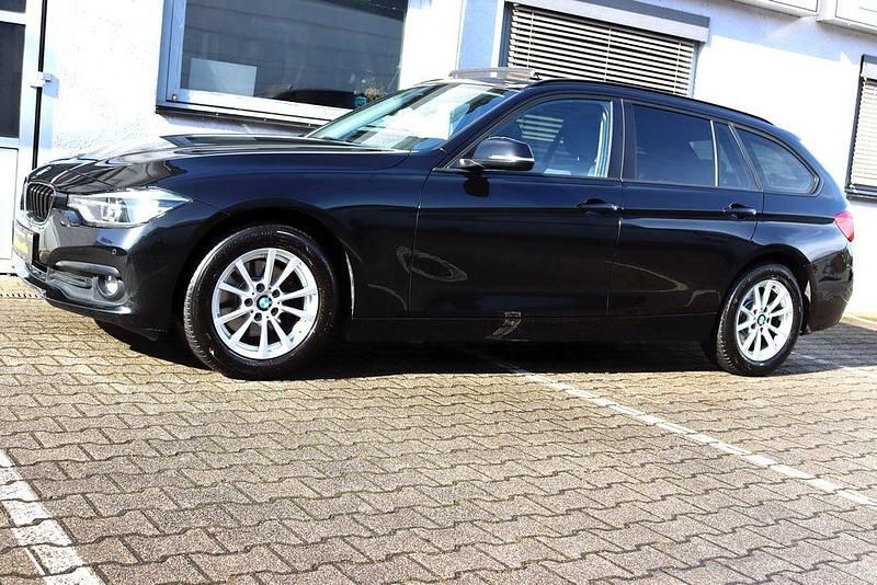 Gebraucht BMW 320 Advantage 190 PS (139 kW) 2017 Schwarz Limousine