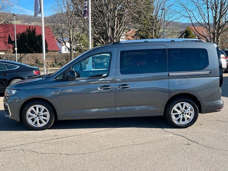 Gebraucht Ford Tourneo Connect Titanium 122 PS (89 kW) 2025 Grau Van / Kleinbus