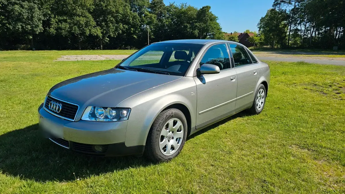Brugt Audi A4 102 HK (75 kW) 2002 Sølv Sedan
