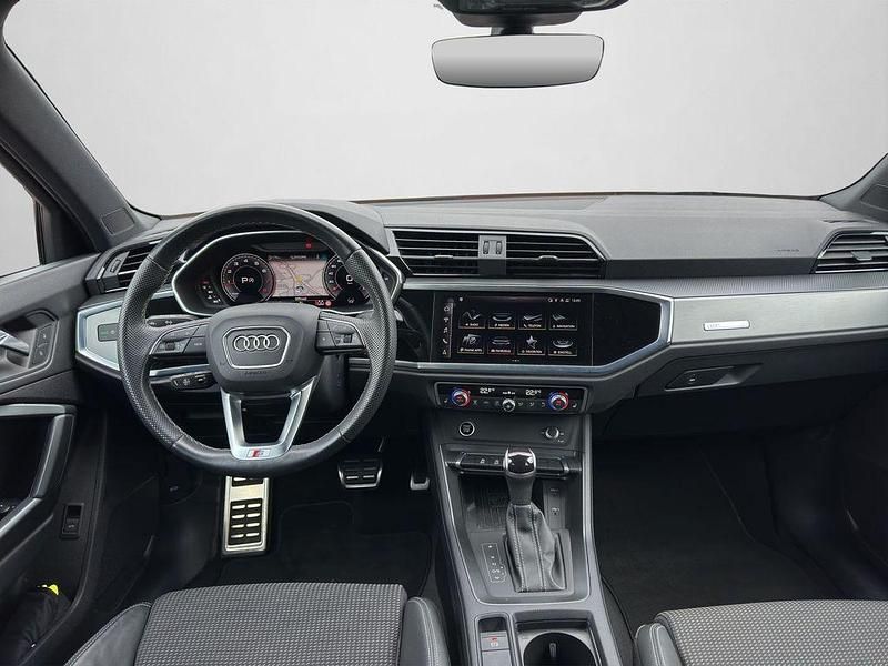 Gebraucht Audi Q3 Ambiente 150 PS (110 kW) 2023 Pulsorange SUV