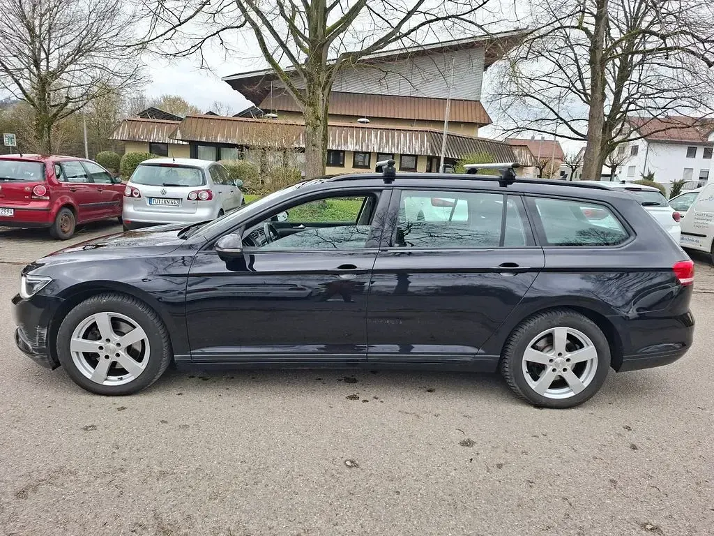 Gebraucht VW Passat Trendline 125 PS (91 kW) 2018 Schwarz Kombi