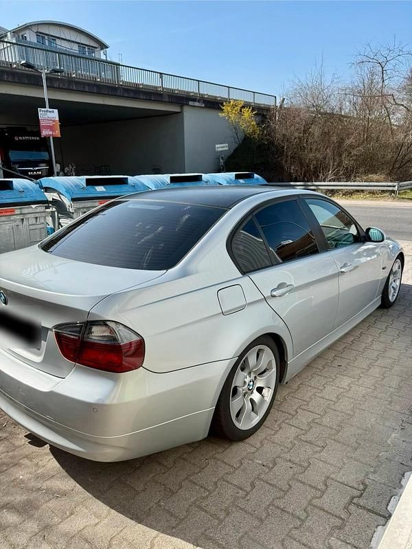 Gebraucht BMW 320 163 PS (119 kW) 2005 Silber Limousine
