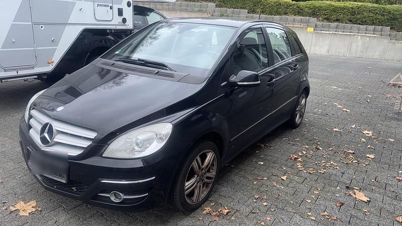 Schwarz Gebraucht 2009 Mercedes B180 Sport Van / Kleinbus | 2.400 € (Superpreis) - Bild 1/4