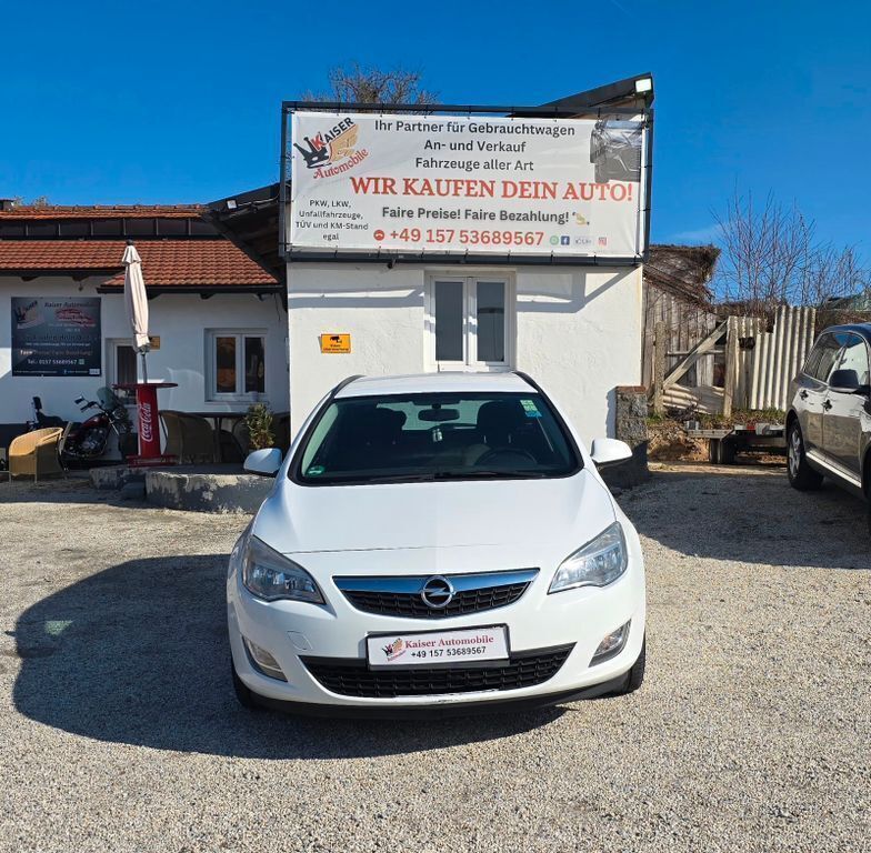 Weiß Gebraucht 2012 Opel Astra Innovation Kombi | 2.200 € (Fairer Preis) - Bild 1/4