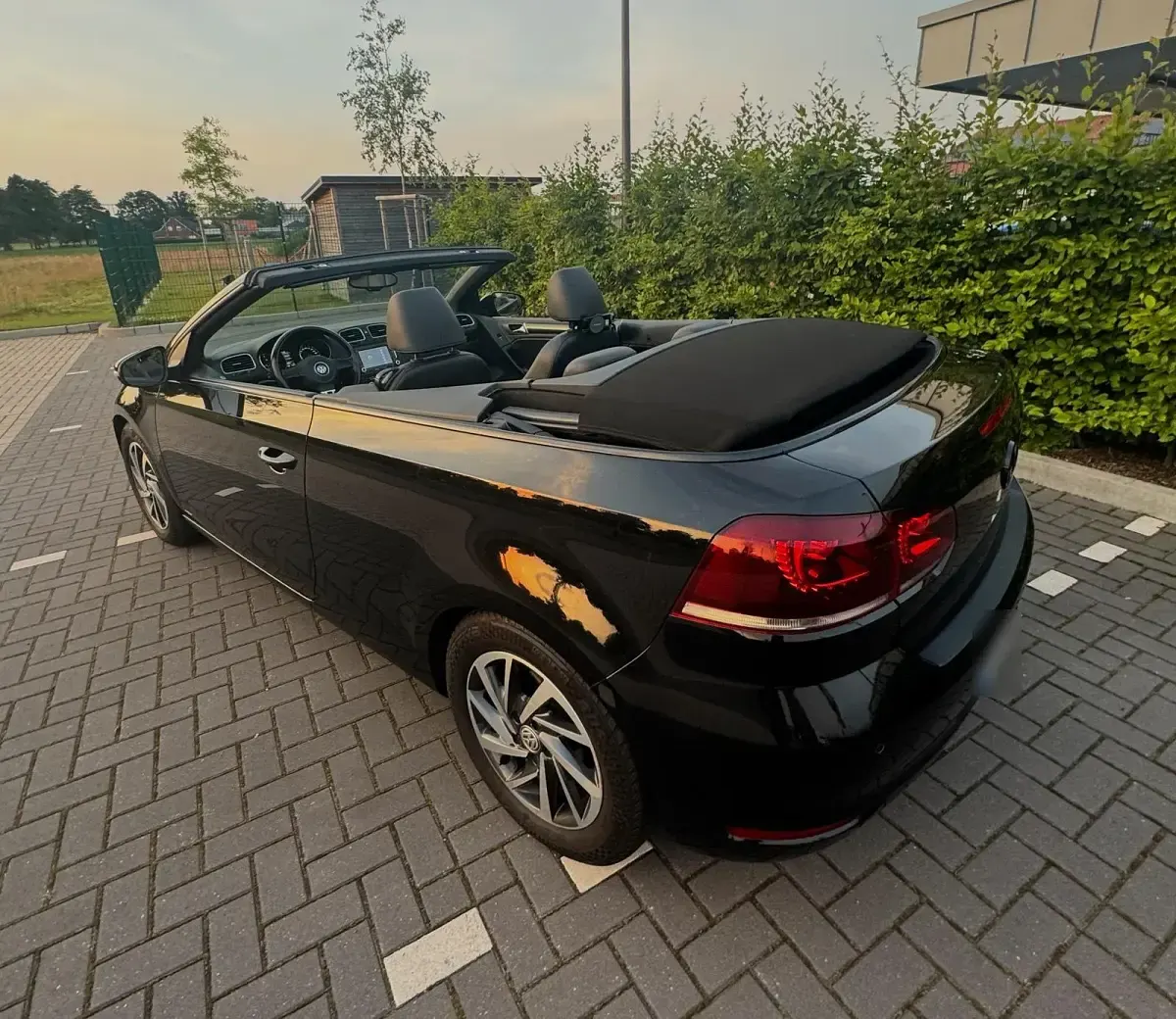 Gebraucht VW Golf Cabriolet 105 PS (77 kW) 2012 Schwarz Cabrio