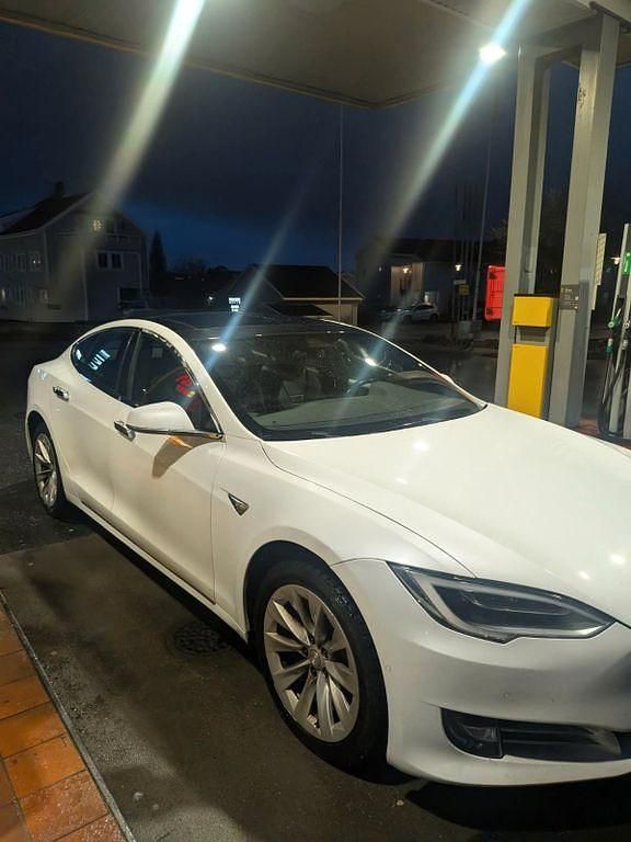 Gebraucht Tesla Model S 309 kW (421 PS) 2017 Weiß Kleinwagen