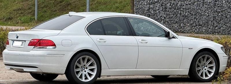 Gebraucht BMW 745 329 PS (241 kW) 2007 Weiß Limousine