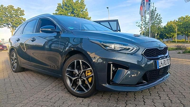 Grau Gebraucht 2019 Kia Ceed GT GT-Line Kombi | 17.200 € (Fairer Preis) - Bild 1/4