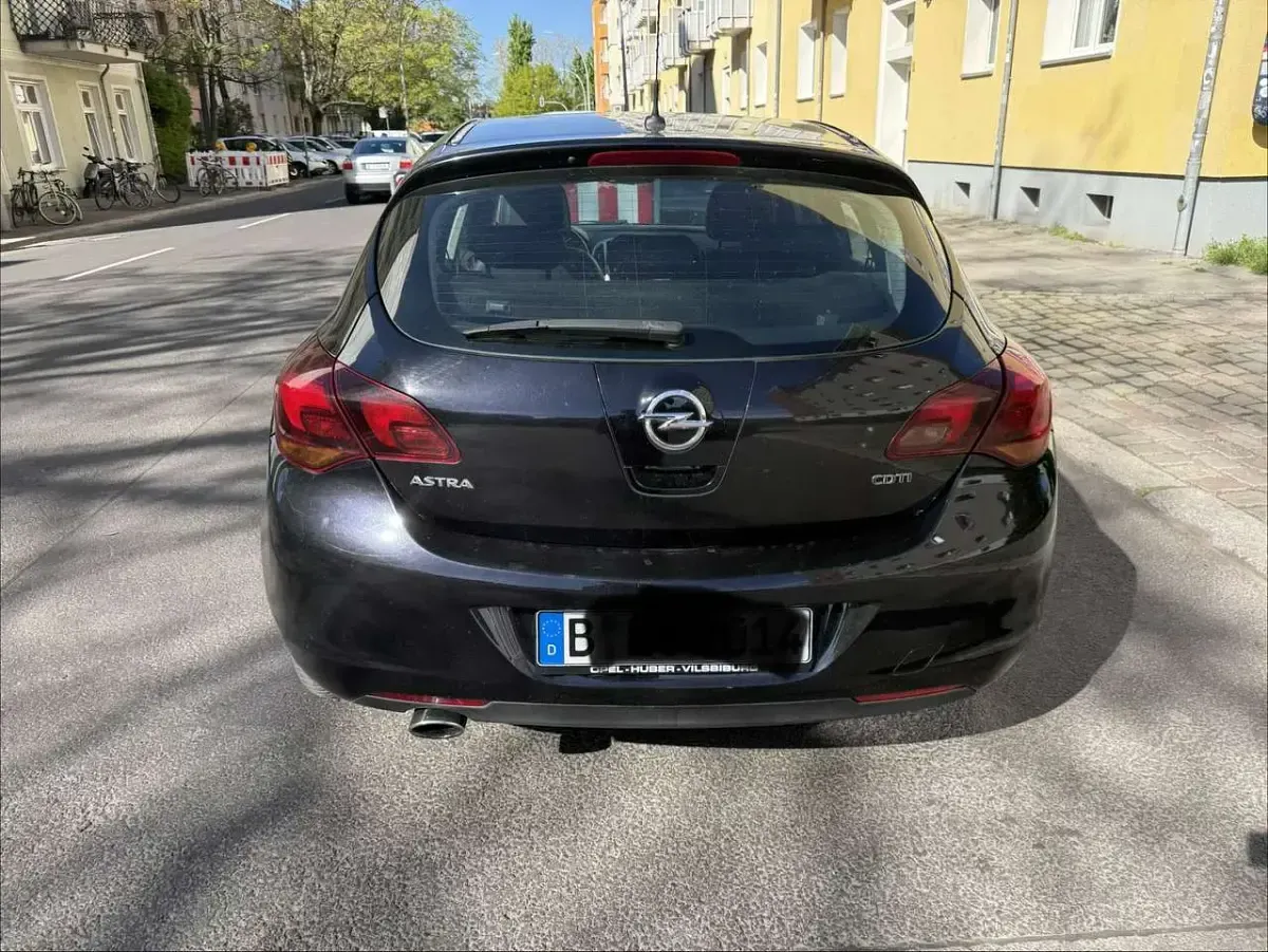 Gebraucht Opel Astra Sport 160 PS (117 kW) 2010 Schwarz Limousine