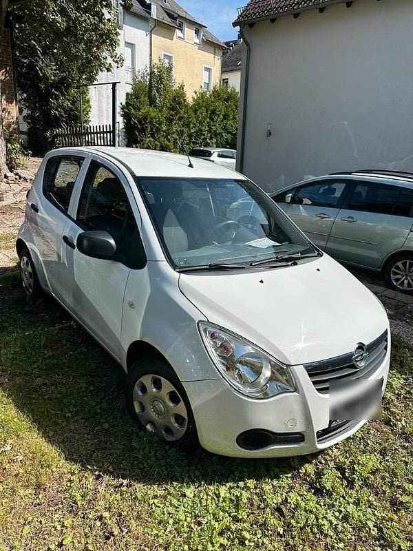 Weiß Gebraucht 2010 Opel Agila Kleinwagen | 3.000 € (Fairer Preis) - Bild 1/4