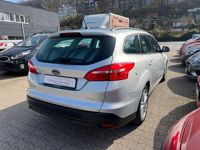 Gebraucht Ford Focus Business Edition 125 PS (91 kW) 2015 Silber Limousine