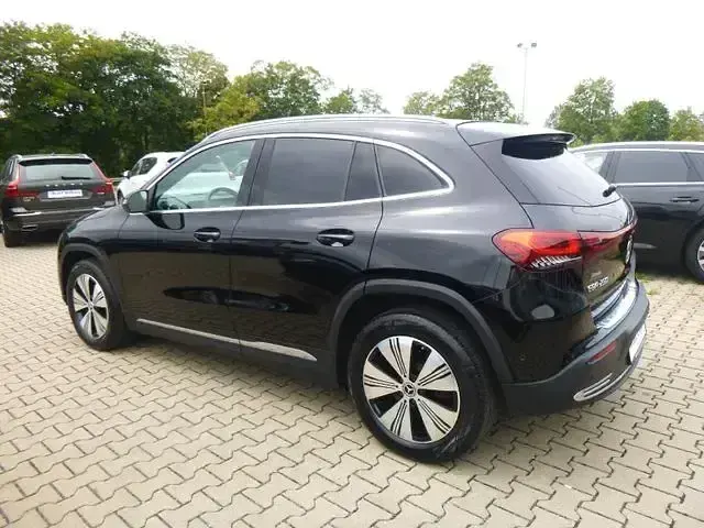 Gebraucht Mercedes EQA250 Progressive 139 kW (190 PS) 2023 Schwarz SUV