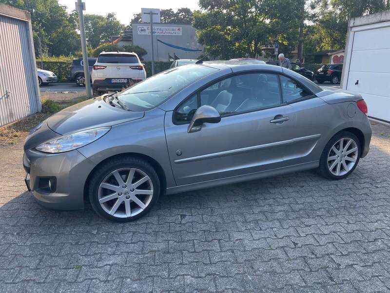 Grau Gebraucht 2011 Peugeot 207 CC Roland Garros Cabrio | 5.900 € (Fairer Preis) - Bild 1/4