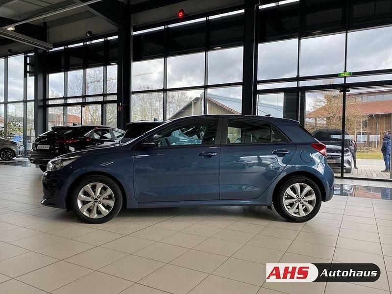 Gebraucht Kia Rio Vision 101 PS (74 kW) 2022 Blau Limousine