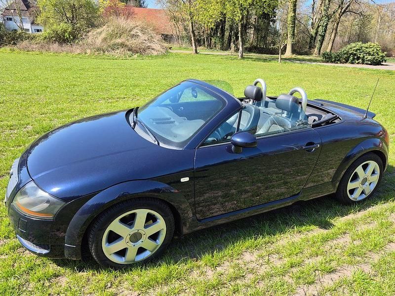 Blau Gebraucht 2002 Audi TT Roadster Sport Cabrio | 5.850 € (Superpreis) - Bild 1/4
