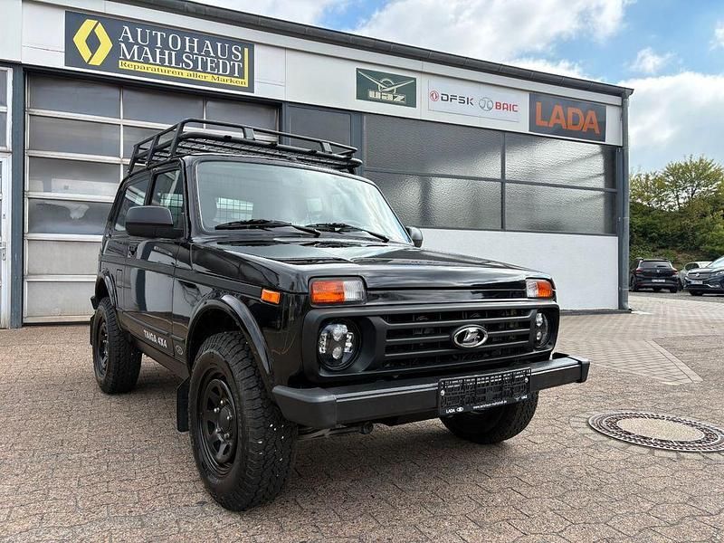 Gebraucht Lada niva 83 PS (61 kW) 2021 Schwarz SUV