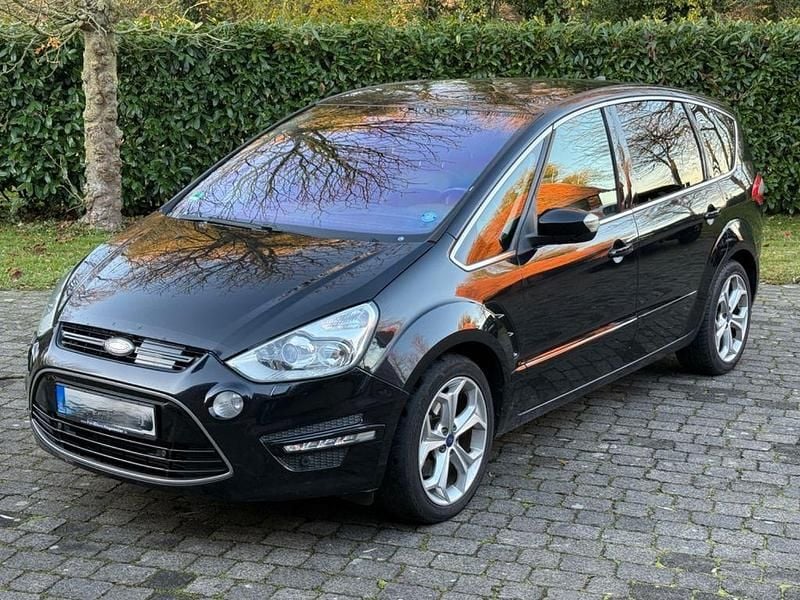 Schwarz Gebraucht 2013 Ford S-MAX Titanium Van / Kleinbus | 3.500 € (Guter Preis) - Bild 1/4