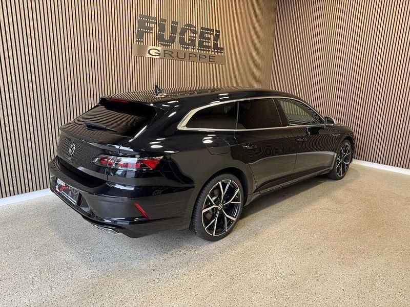 Gebraucht VW Arteon R 320 PS (235 kW) 2023 Deep black perleffekt Kombi