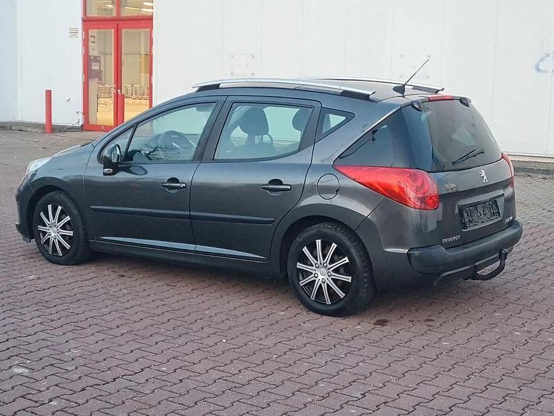 Gebraucht Peugeot 207 95 PS (69 kW) 2008 Grau Kombi