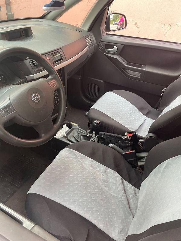 Silber Gebraucht 2003 Opel Meriva Van / Kleinbus | 780 € (Guter Preis) - Bild 1/4