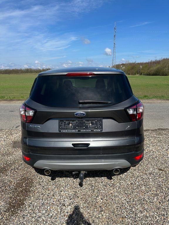 Używany Ford Kuga Titanium 120 KM (88 kW) 2017 Szary SUV