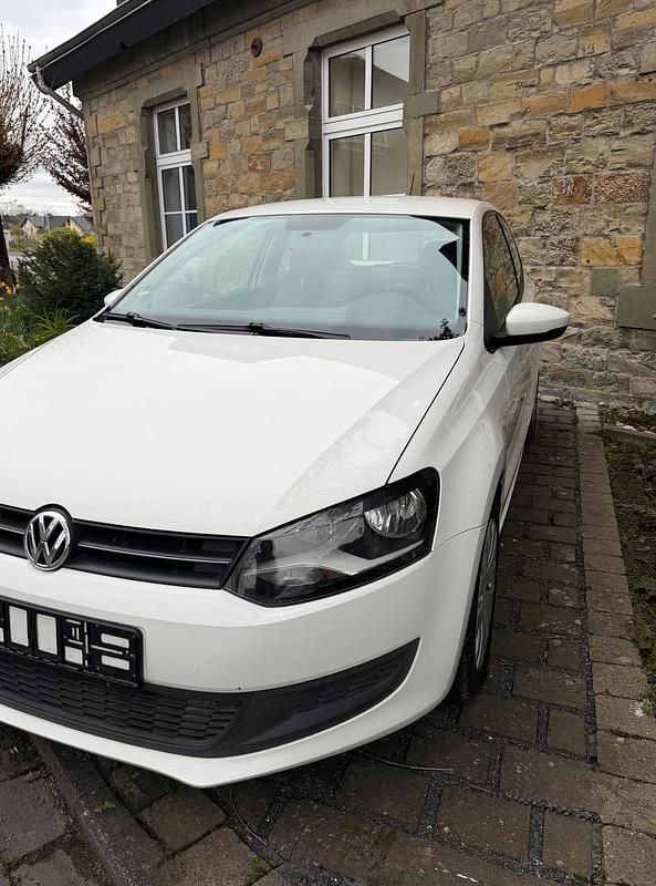 Gebraucht VW Polo 90 PS (66 kW) 2011 Weiß Kleinwagen