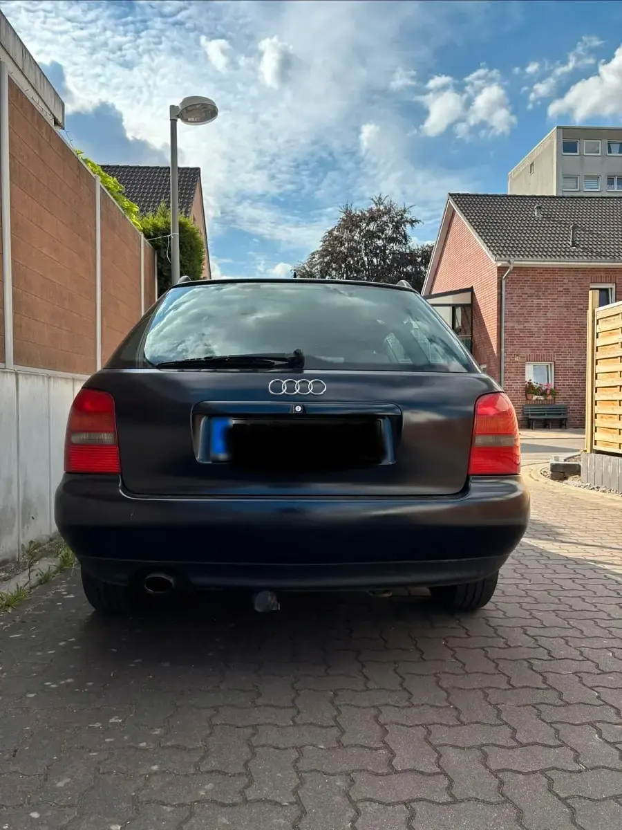 Gebraucht Audi A4 98 PS (72 kW) 1998 Blau Kombi