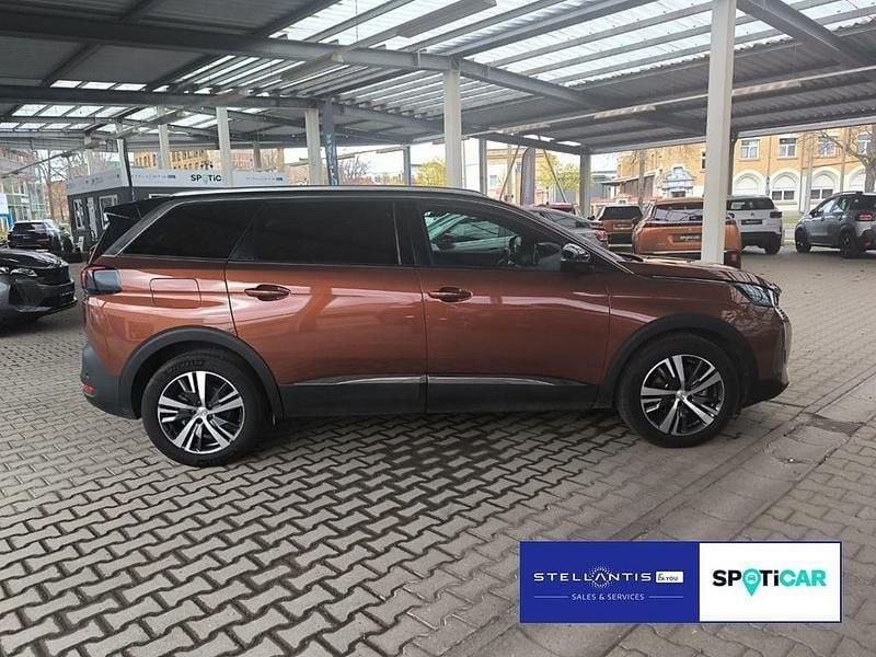 Gebraucht Peugeot 5008 Allure 131 PS (96 kW) 2023 Braun SUV
