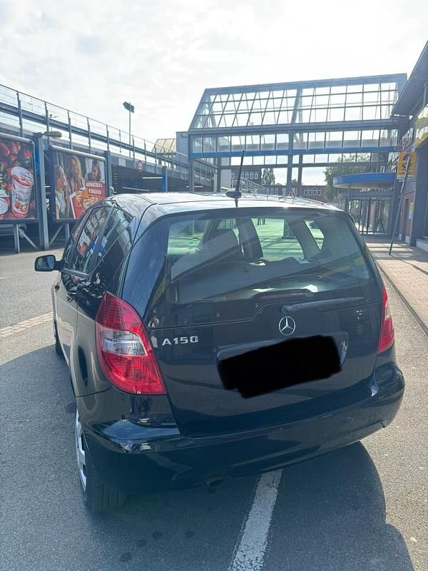 Gebraucht Mercedes A150 80 PS (58 kW) 2011 Schwarz Kleinwagen