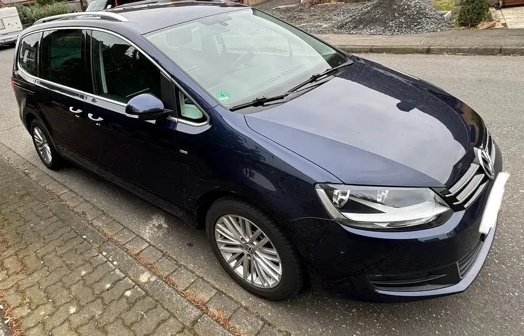 Gebraucht VW Sharan 177 PS (130 kW) 2014 Blau Van / Kleinbus