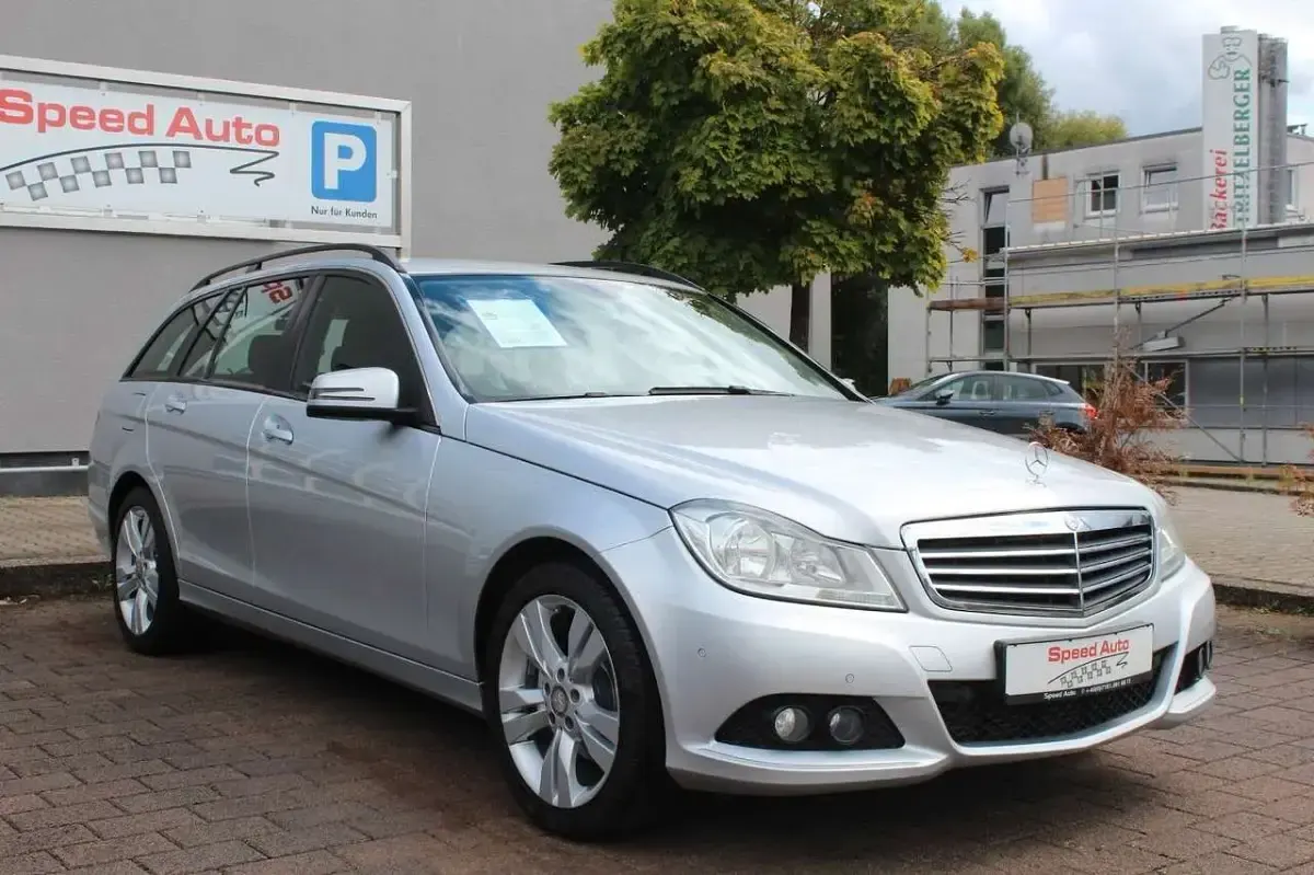 Gebraucht Mercedes C220 170 PS (125 kW) 2014 Iridiumsilber  metalliclack Kombi