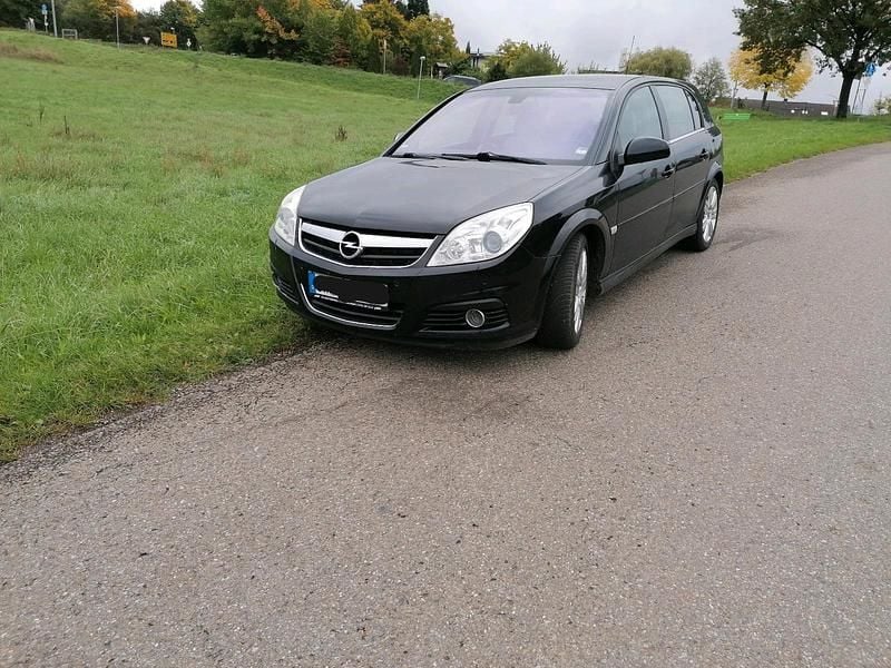 Schwarz Gebraucht 2006 Opel Signum OPC Kombi | 4.000 € - Bild 1/4