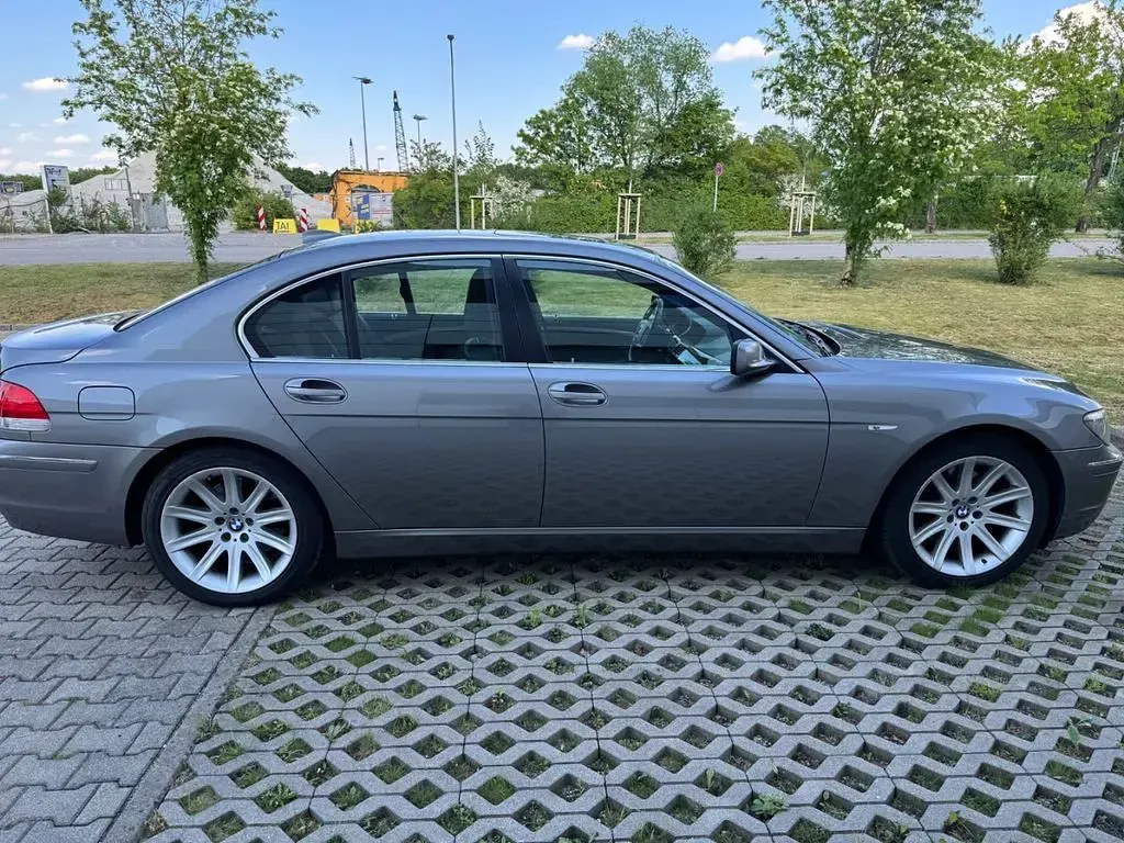 Gebraucht BMW 730 231 PS (169 kW) 2007 Grau Limousine