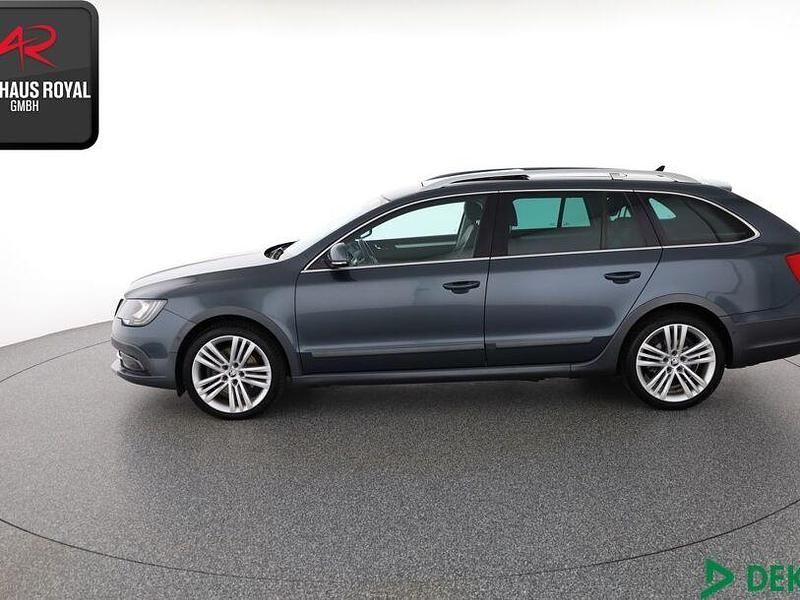 Gebraucht Skoda Superb 140 PS (102 kW) 2015 Lgrau Kombi