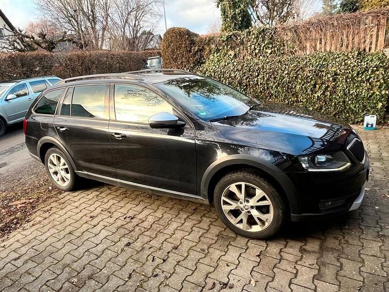 Schwarz Gebraucht 2017 Skoda Octavia Kombi | 14.500 € (Fairer Preis) - Bild 1/4
