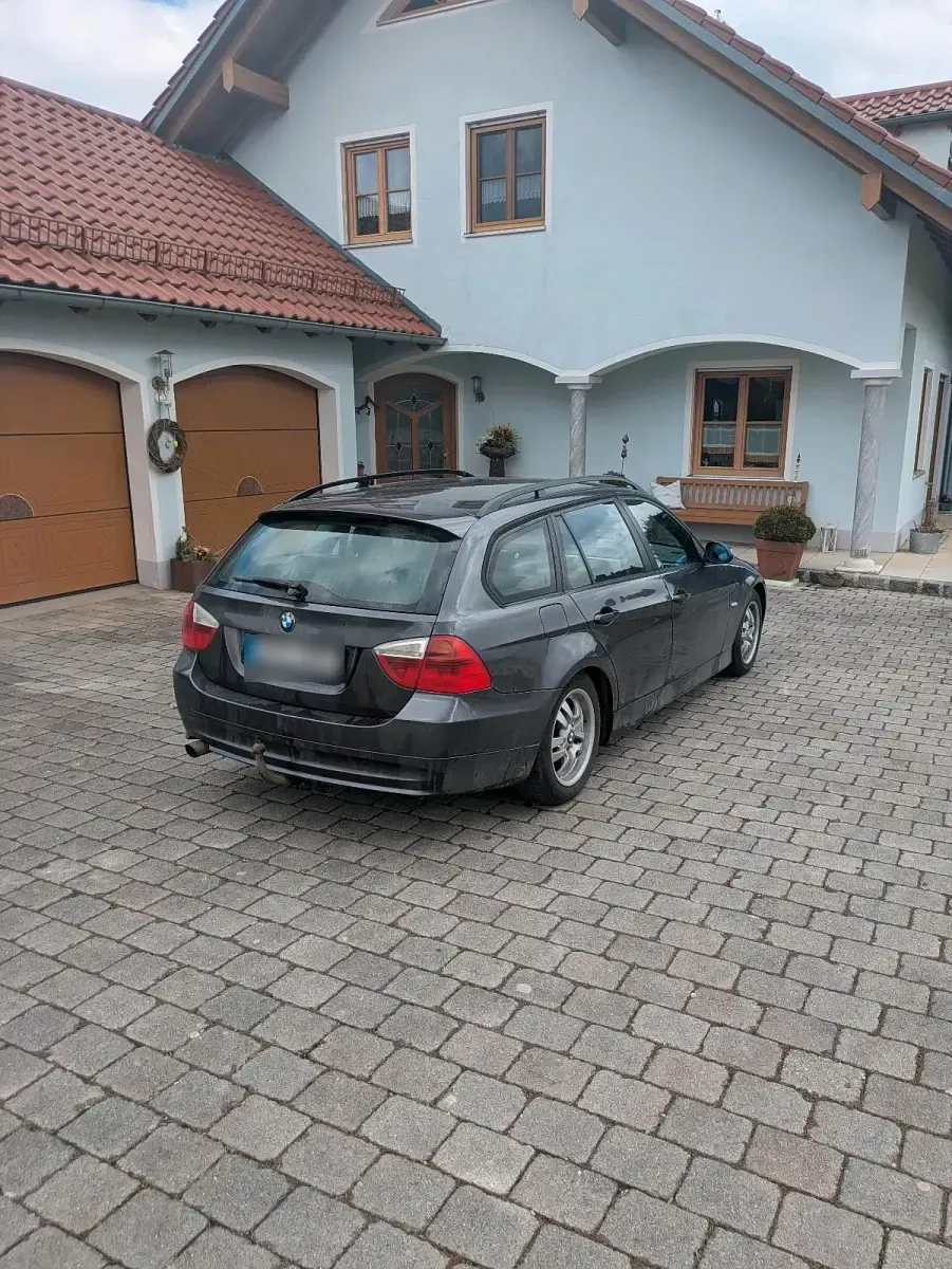 Gebraucht BMW 318 128 PS (94 kW) 2006 Grau Kombi