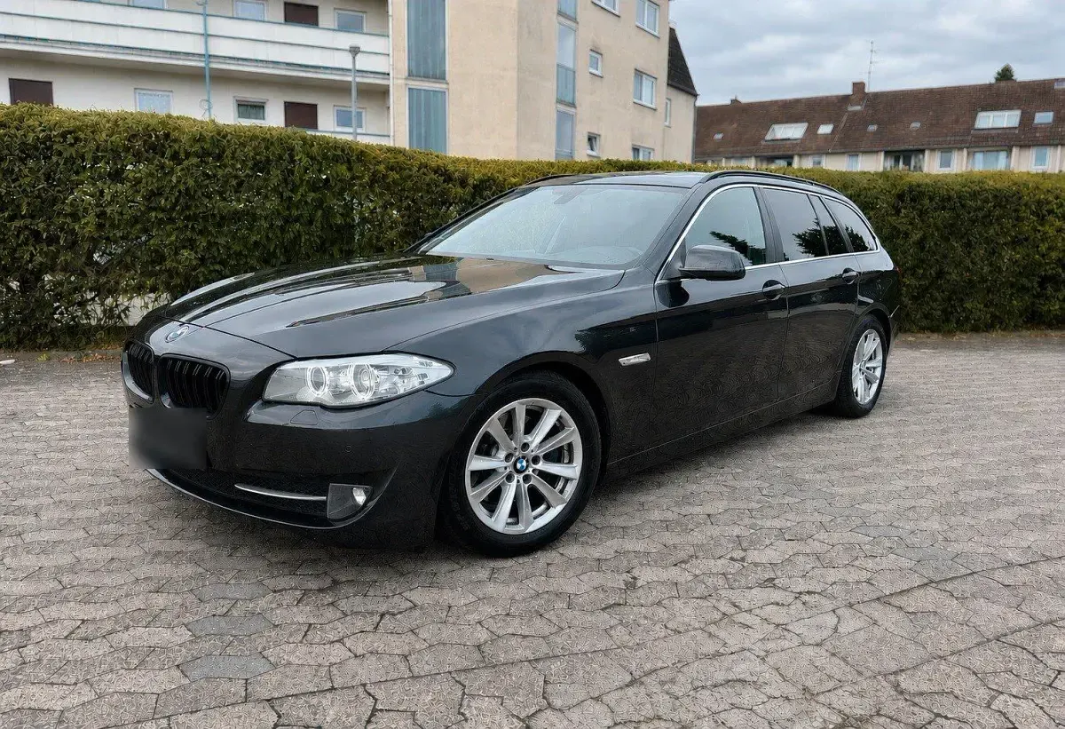 Gebraucht BMW 520 184 PS (135 kW) 2012 Grau Kombi