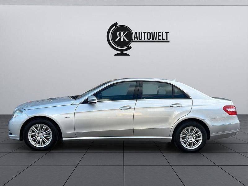 Second-hand Mercedes E250 204 CP (150 kW) 2011 Argintiu Berlinǎ